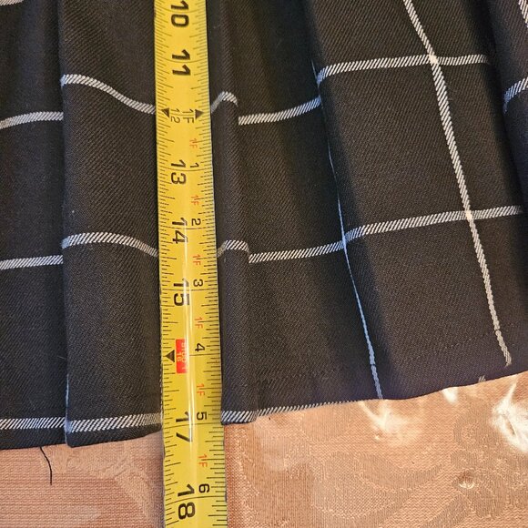 Hot Topic Black and White Plaid Skirt - Picture 7 of 8